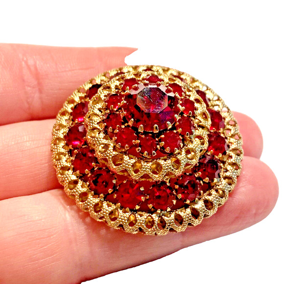 Vintage Mid Century Brooch Gold Red Glass Rhinestones Stacked Dimensional Round - Picture 3 of 9